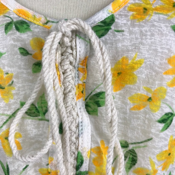 Free People Floral Crochet Asymmetrical Top T70 - Picture 3 of 8